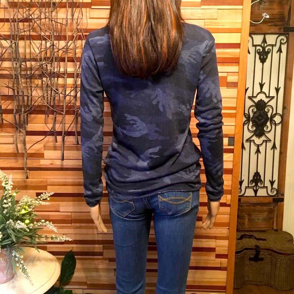 LUREX SHIMMER EDGES & BLUE CAMOUFLAGE TOP - Picture 7 of 8